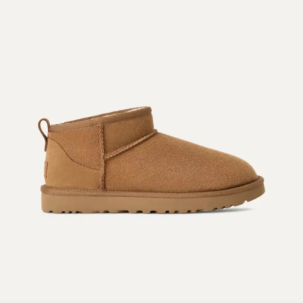 UGG Classic Ultra Mini Uggs Chestnut color size 7 sheepskin lining